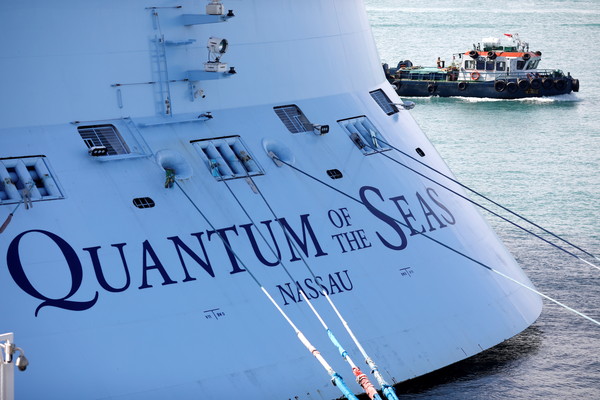 ▲▼ 皇家加勒比國際郵輪「海洋量子號」（Quantum of the Seas）9日緊急返抵新加坡。（圖／路透）