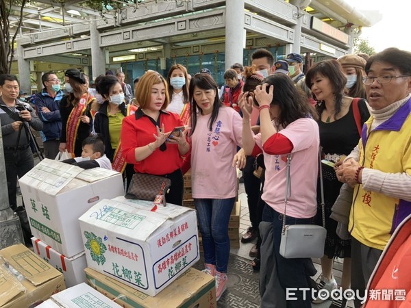 ▲▼越南籍外配因病榻前發願「好了要回饋社會」，病癒後持續做善事。（圖／記者邱中岳攝）