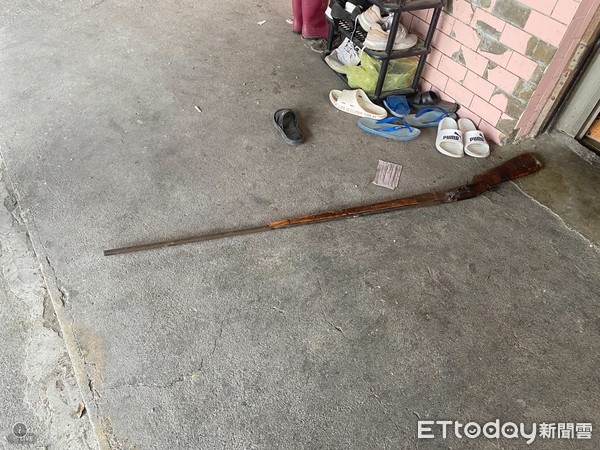 ▲67歲阿美族男子疑似在自宅內操作獵槍誤擊自己胸部。（圖／記者王兆麟翻攝，下同）