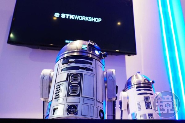 STK Workshop推出還原度超高、可操控的「R2-D2太空維修機器人」模型。