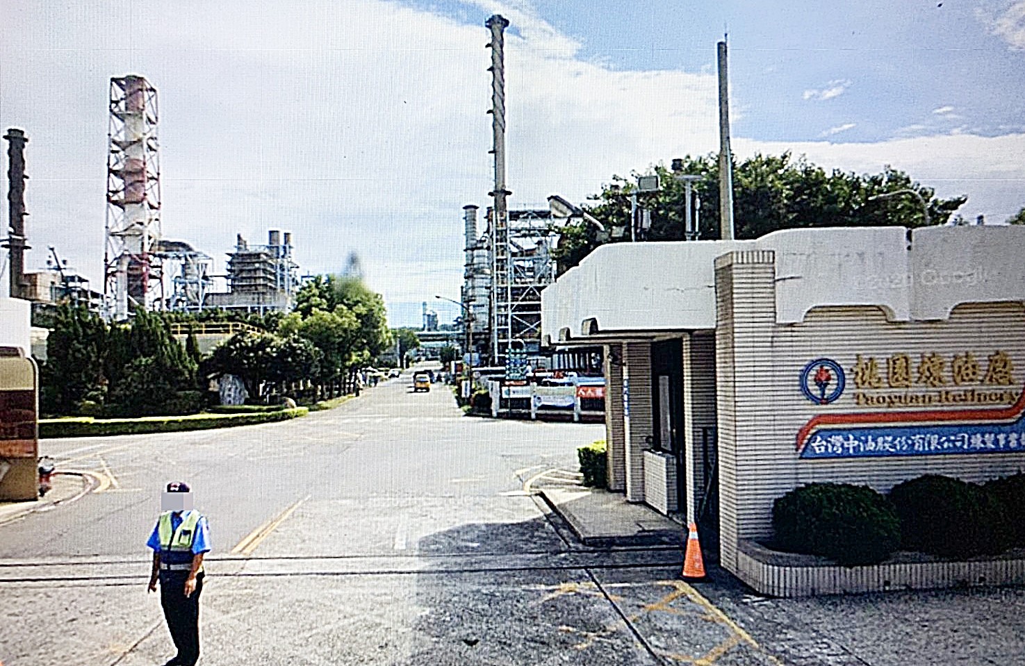 中油桃園煉油廠驚傳氣爆 5層樓高酸水槽自燃頂蓋炸飛竄出大火 Ettoday社會新聞 Ettoday新聞雲