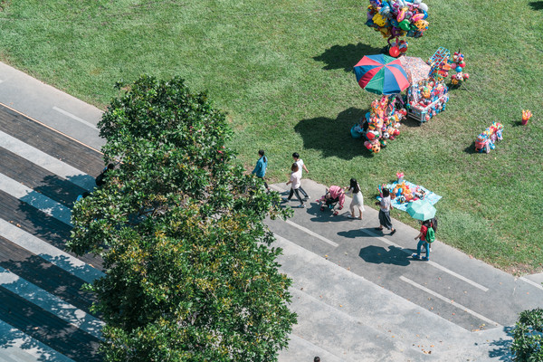 ▲迎接2021，台中勤美串聯草悟道最美100店家設計風格街道月曆。（圖／記者游瓊華翻攝）