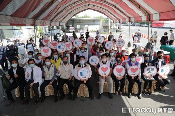 ▲台南市政府在關廟轉運站舉辦「安心城市」年終記者會，由衛生局、消防局、警察局及環保局等局處首長簡報整年成果。（圖／記者林悅翻攝，下同）