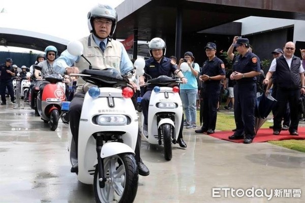 ▲台南市政府在關廟轉運站舉辦「安心城市」年終記者會，由衛生局、消防局、警察局及環保局等局處首長簡報整年成果。（圖／記者林悅翻攝，下同）