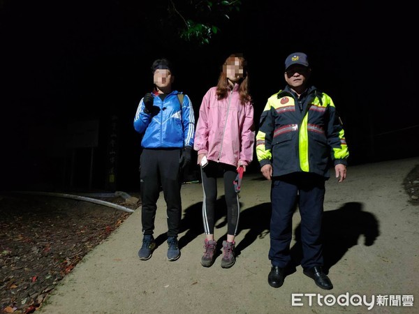 ▲警方在加里山蓬萊大坪登山口附近，找到迷路的2名女性山友。（圖／記者黃孟珍翻攝）