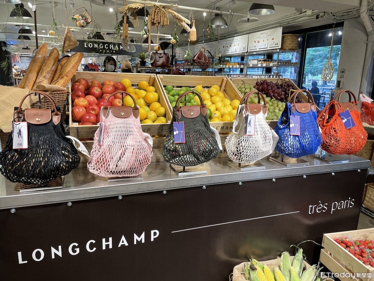 ▲LONGCHAMP 2021春夏新品鑑賞。（圖／記者王則絲攝）