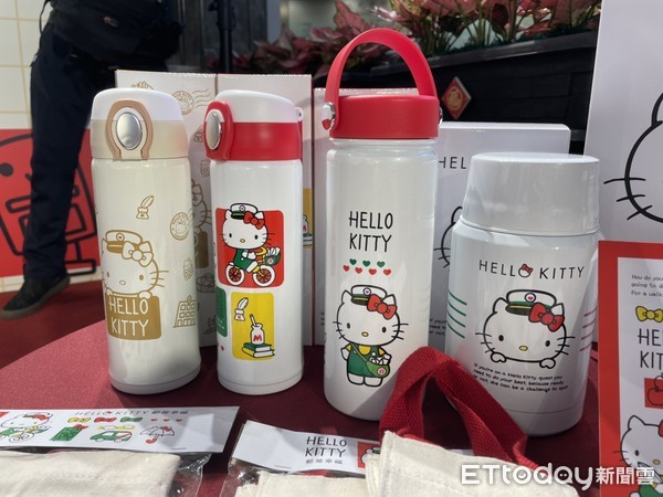 ▲▼中華郵政與Hello Kitty合作推出聯名商品。（圖／記者李宜秦攝）