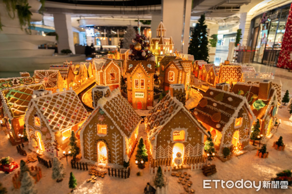 ▲大江購物中心打造全台規模最大、棟數最多的室內聖誕手工薑餅城，即日起至12/27商場營業全時段免費參觀。（圖／大江購物中心提供）