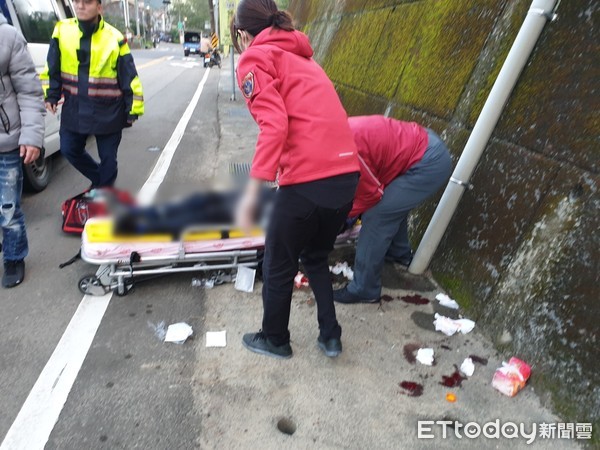 ▲▼苗栗南庄今早發生一起車禍糾紛，一名男子遭人砍傷。（圖／記者黃孟珍翻攝）