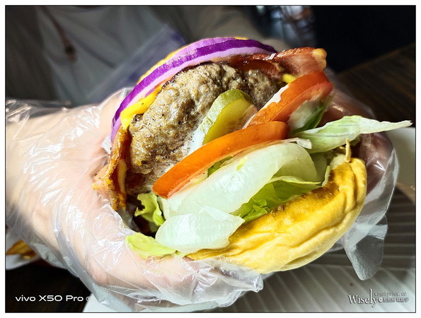 ▲▼堡彪專業美式漢堡－飢肉實驗室。（圖／Wisely拍拍照寫寫字提供）