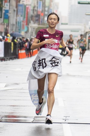 ▲▼國內長跑好手謝千鶴以1小時15分17秒成績拿下半程馬拉松女子組冠軍。（圖／大會提供）