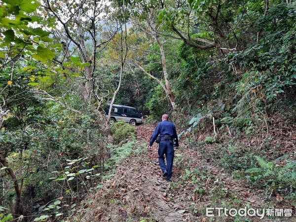 ▲高雄市李姓市民摔落在霧台伊拉山坡產業道路，送醫不治             。（圖／記者陳崑福翻攝，以下同）