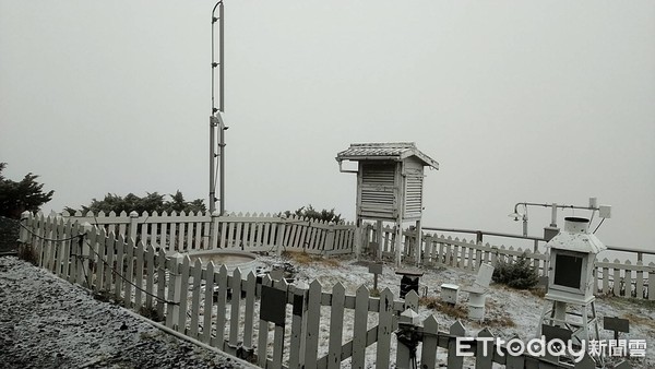 玉山初雪。（圖／氣象局）