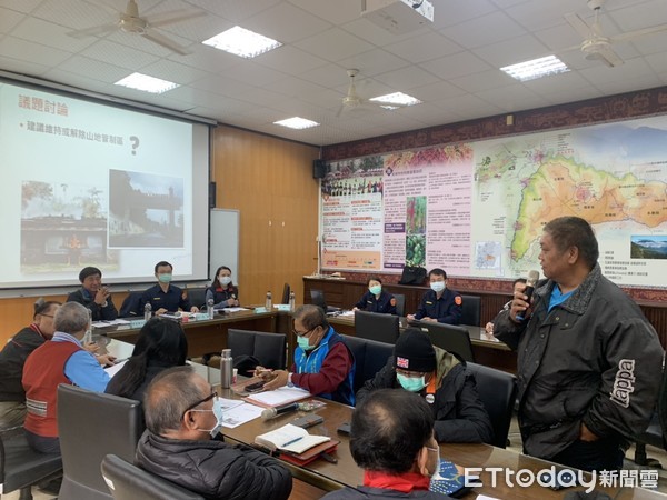 ▲屏東縣內埔警分局為山地管制存廢問題，先後在泰武、瑪家召開相關會議            。（圖／記者陳崑福翻攝）