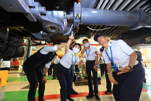 ▲中捷董事長林志盈（右）表示，北捷局絕對有能力處理故障問題。（圖／林志盈提供）