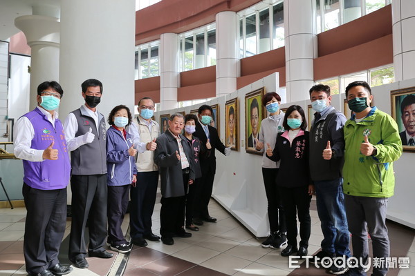 ▲台南市議會大廳舉辦「歷屆正副議長油畫展及合併升格10週年回顧展」，23日隆重登場。（圖／記者林悅翻攝，下同）