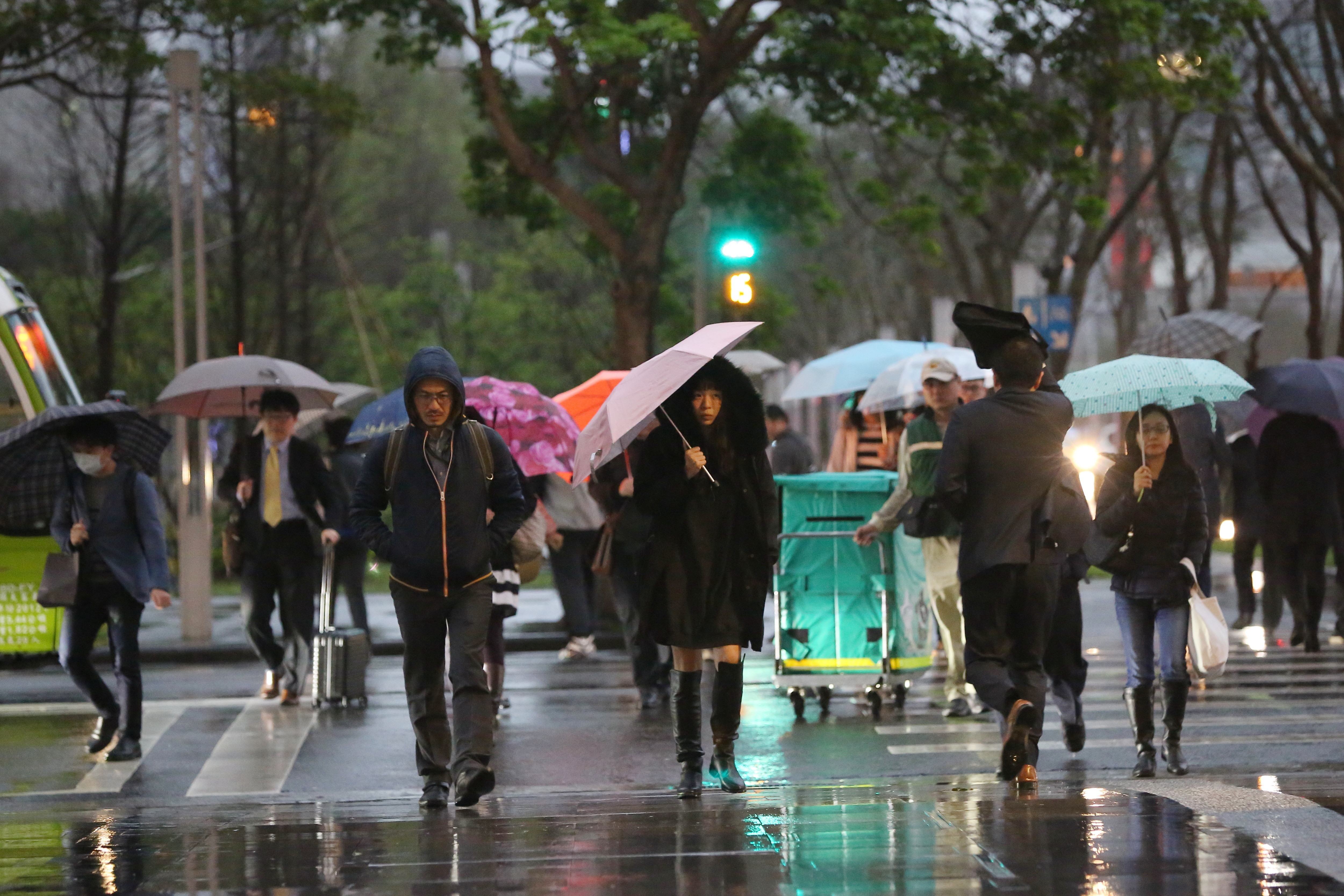 寒流南下全台雨 最冷時間曝光最低溫下探3度 冷到你不想上班 Ettoday生活新聞 Ettoday新聞雲