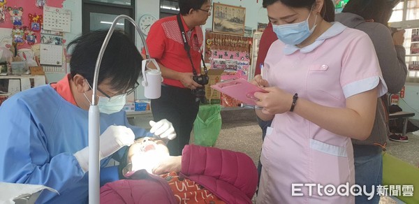 ▲嘉泰獅子會義剪義診。（圖／記者翁伊森攝）