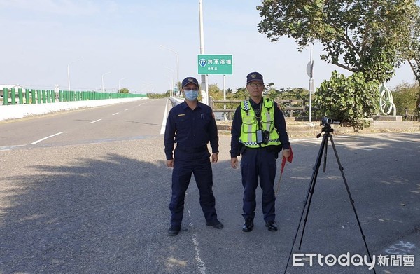 ▲台南市警局於12月29日至31日，將針對邇來發生多起交通事故死亡案主要肇因，持續於本轄啟動「未依規定轉彎、違反號誌及路口未禮讓加強執法」。（圖／記者林悅翻攝，下同）