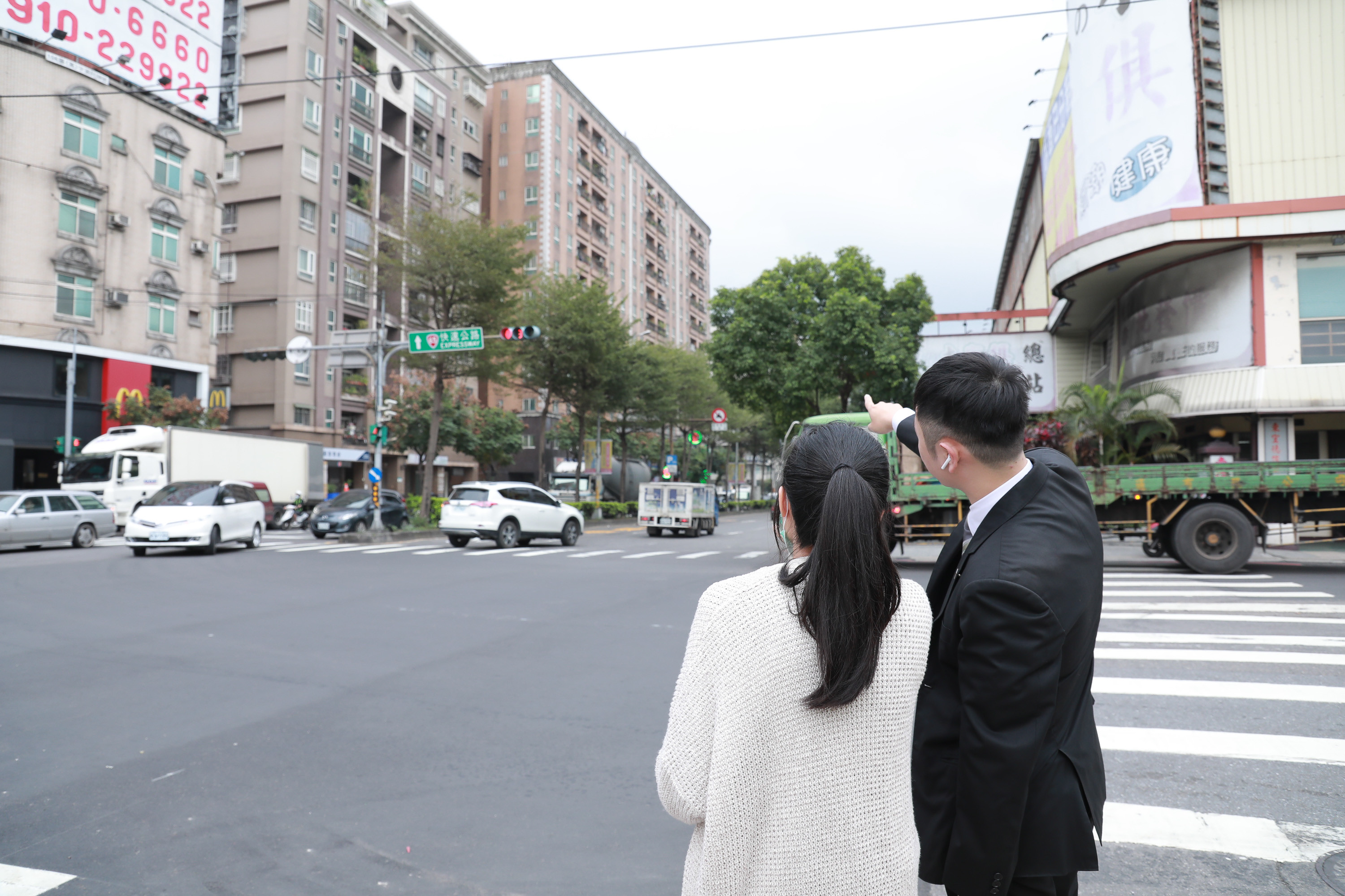 屋主自售談失敗 隔年 找來房仲 繼續賣網勸別省 比你會議價 Ettoday房產雲 Ettoday新聞雲