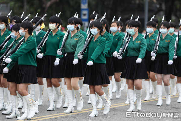 ▲總統府元旦預演，北一女樂儀隊。（圖／記者林敬旻攝）
