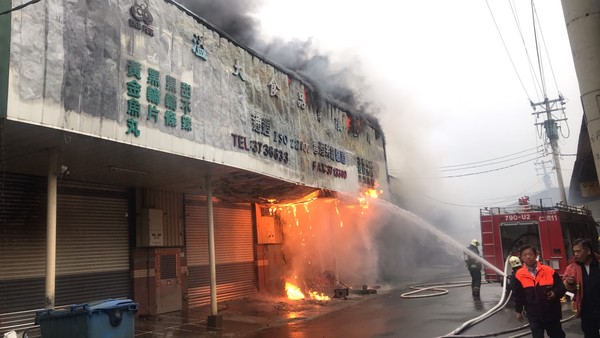 ▲▼仁武區食品工廠火警意外，挨罰10萬至500萬元            。（圖／記者黃子倩翻攝）