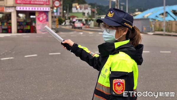 ▲元旦連假景點啟動「人流管制」 瑞芳警分局加強交通疏導機制。（圖／記者郭世賢翻攝）