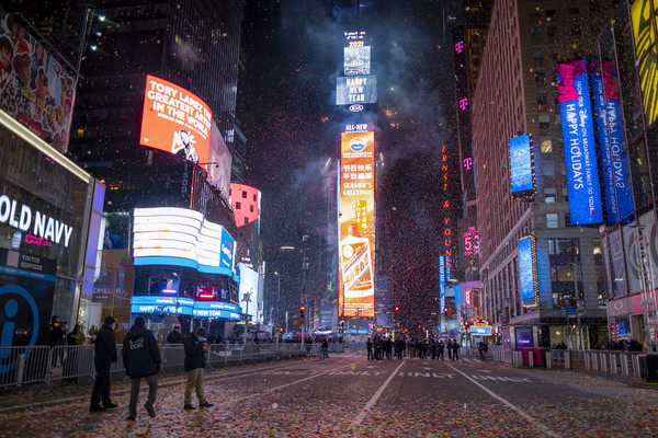 ▲▼紐約時報廣場2019年與2020年跨年對比照。（圖／達志影像／美聯社）。