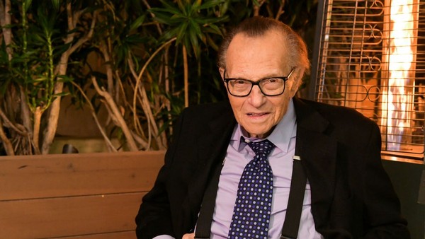 ▲▼傳奇脫口秀主持人賴瑞金(Larry King)。（圖／香港01提供，請勿隨意翻拍，以免侵權。）