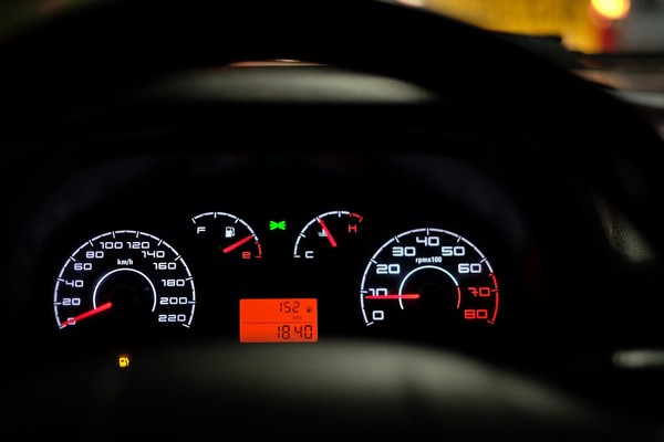 ▲▼儀錶板,油表,汽車,開車。（圖／Pixabay）