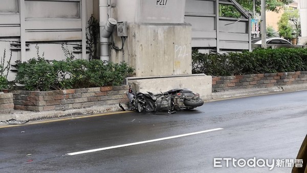 ▲基隆路三段車禍。（圖／記者黃彥傑攝）