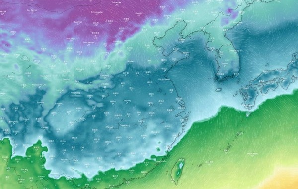 ▲▼北方強烈冷空氣開始南下，中午過後溫度逐漸下降，越晚越冷，到了明天清晨，北部可能只剩下１１度上下。（圖／翻攝自台灣颱風論壇）