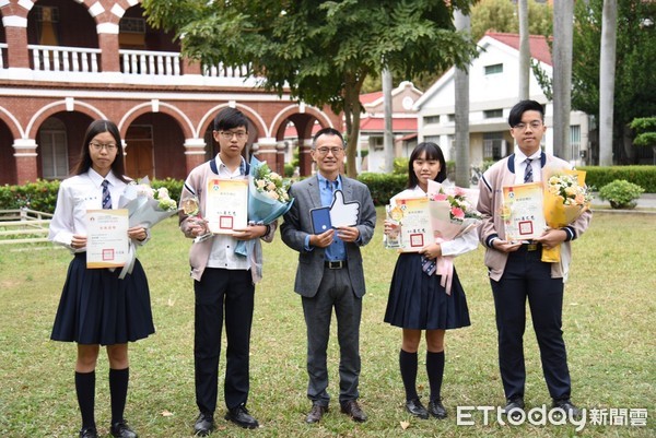 ▲台南市長榮中學高職部，參加109學年度商業類全國高級中等學校學生技藝競賽，拿下多項大獎，其中多三忠許瑨瑋獲電腦繪圖金手獎。（圖／記者林悅翻攝，下同）