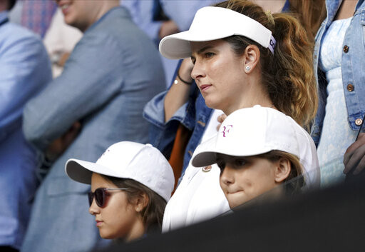 ▲▼費德勒老婆米爾卡(Mirla Federer)與雙胞胎。（圖／達志影像／美聯社）