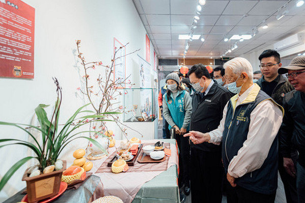 ▲鄭文燦出席「梅鶴山莊過新年」特展