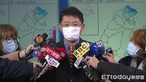 ▲▼氣象局預報員說明寒流天氣。（圖／記者宋良義攝）