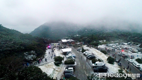 ▲▼0108大屯山下雪，空拍雪景。（圖／記者林振民攝）