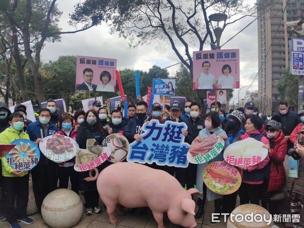 ▲馬英九、江啟臣前往桃園進行食安公投連署誓師。（圖／馬英九辦公室提供）