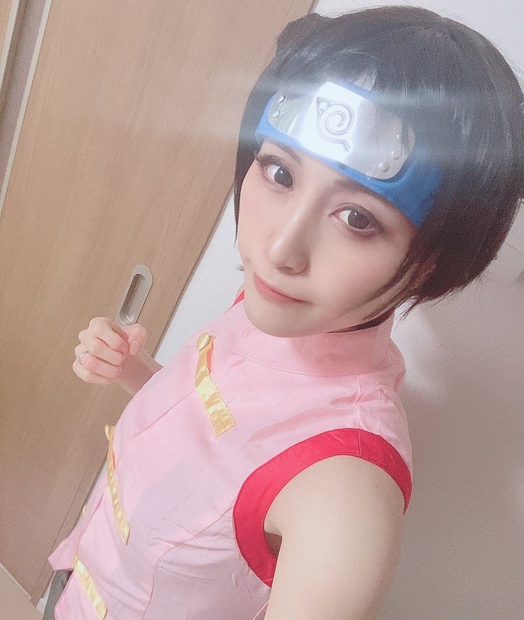 ▲▼日本有對夫婦熱愛cosplay，扮起雙胞胎傻傻分不出。（圖／翻攝自Twitter／@m_lunchpack）