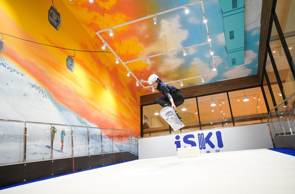 ▲iSKI滑雪俱樂部即日起登場，二周內吸引千組客人預約體驗。（圖／iSKI滑雪俱樂部提供）