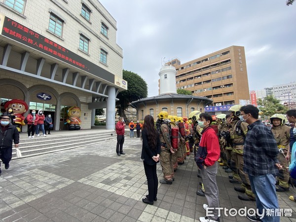 ▲台南市消防局第七大隊特舉辦「119擴大防火宣導暨防火管理人座談會」，並在氣象局南區氣象中心，進行古蹟防災搶救及避難收容演習。（圖／記者林悅翻攝，下同）