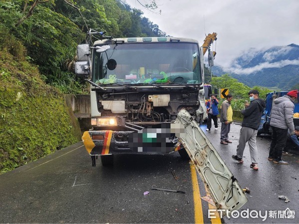 ▲▼宜蘭大同鄉台7甲線6K處，11日12時47分許，發生小貨車與大貨車車禍（圖／記者游芳男翻攝，下同）