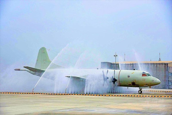 「下洗式」飛機沖淋站啟用　空軍六聯隊提升修護效率。（圖／軍聞社）