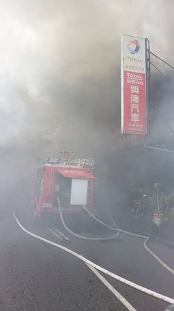 ▲嘉義市興達路火警。（圖／記者翁伊森翻攝）