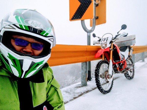 ▲▼台灣最強郵差！越野車衝「合歡山」送信。（圖／翻攝合歡山賞雪機動社團）