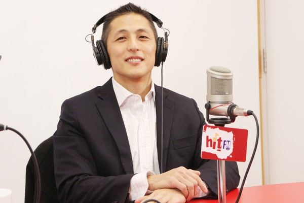 ▲▼吳怡農接受廣播節目專訪。（圖／Hit Fm《周玉蔻嗆新聞》製作單位提供）