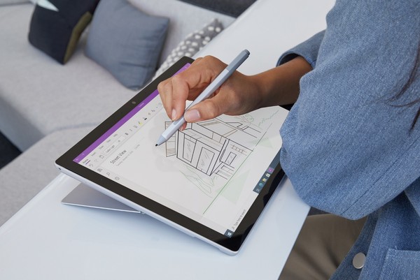 ▲微軟Surface Pro 7+商務版二合一筆電登場，有LTE版可選。（圖／台灣微軟提供）