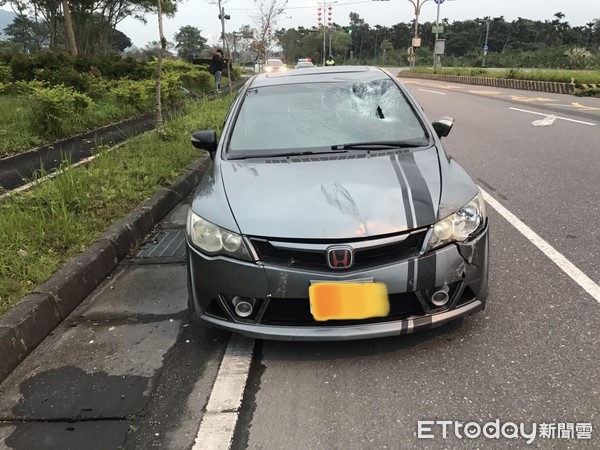 ▲肇事自小客車駕駛無合格駕照，檢測並無酒精反應。（圖／鳳林分局提供，下同）