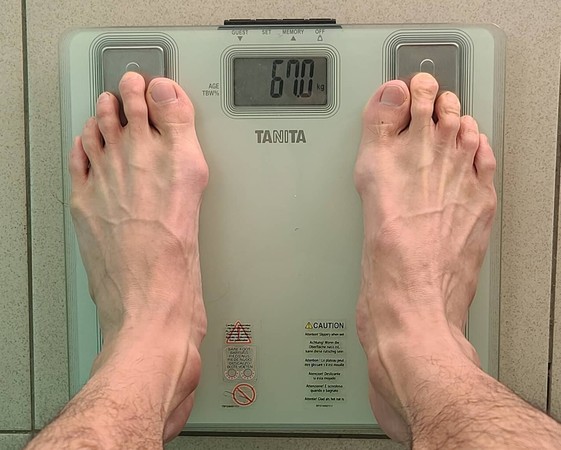 ▲43歲黃玉榮「嚴格168斷食」瘦回高中體重。（圖／翻攝自臉書／黃玉榮）