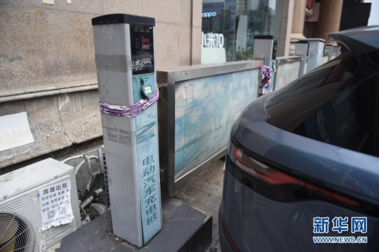 ▲▼陸電動車市場超熱　大量「殭屍充電樁」竟連電源都沒接上。（圖／翻攝新華網）